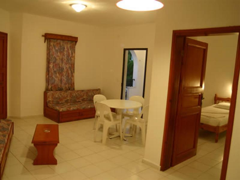 גומבט Mimosa Apart Hotel מראה חיצוני תמונה