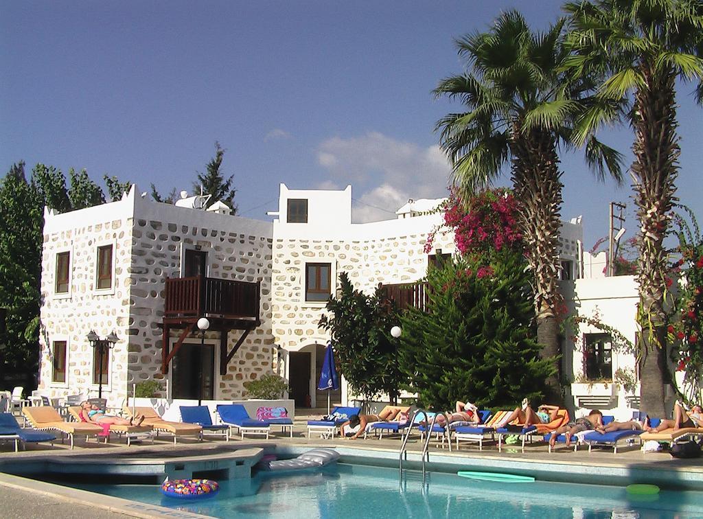 גומבט Mimosa Apart Hotel מראה חיצוני תמונה